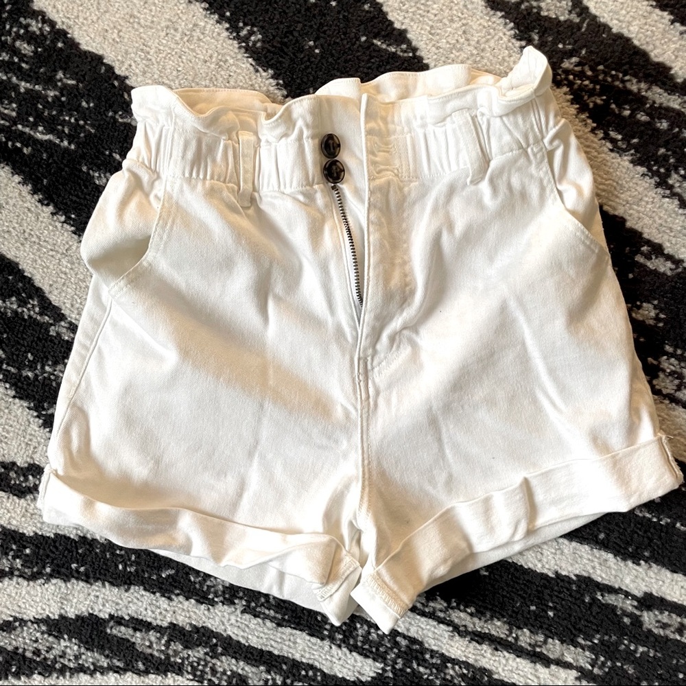 H&M high waist white shorts